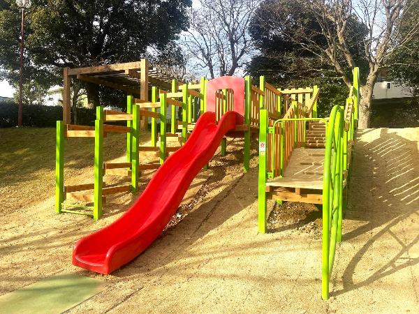 井野ふれ愛公園複合遊具1