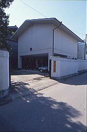 塚本美術館の外観写真