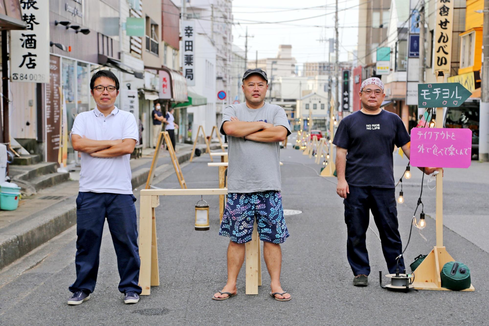 佐倉家守舎のメンバー、向かって左から榊田さん、代表理事の鳥海さん、河村さんの写真