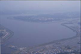 広大な印旛沼の空撮写真