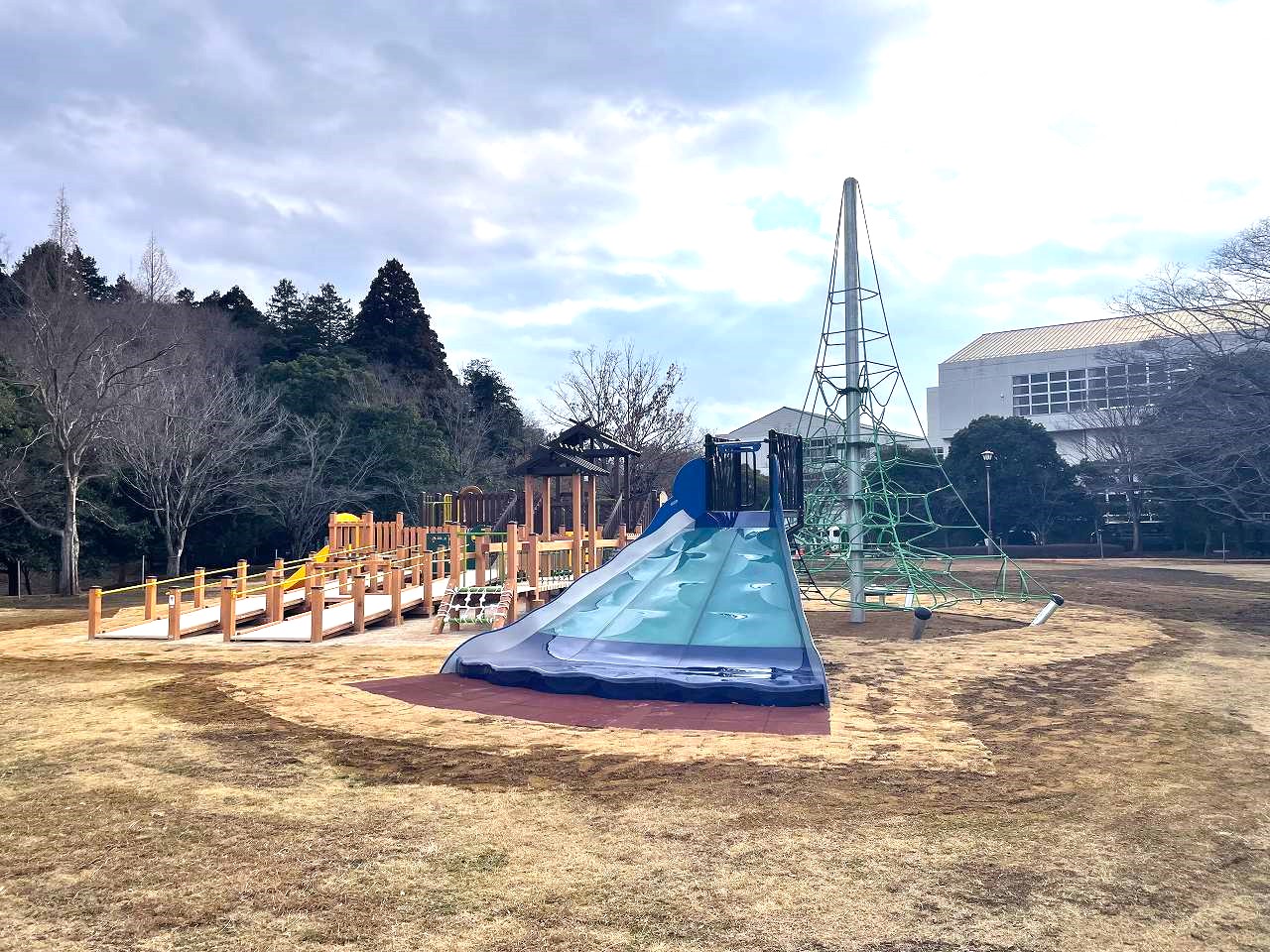 七井戸公園複合遊具1