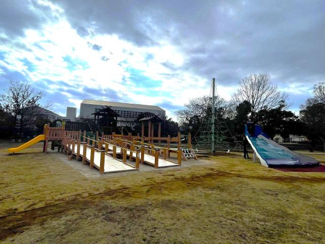七井戸公園複合遊具2