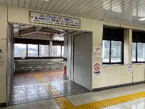 レキサク_駅側入り口