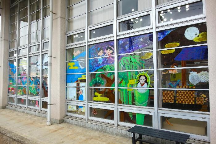 佐倉高校窓ガラスアート1