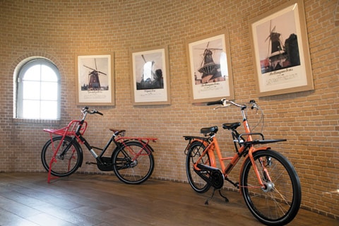 風車の2階にはオランダ自転車の展示もあります。
