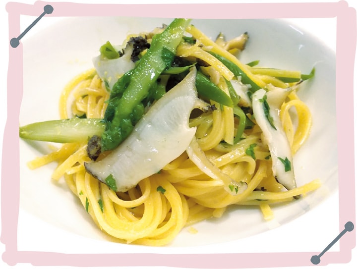 手打ちパスタのタヤリン 活エゾアワビと季節野菜のソース(注文はコース料理のみ)